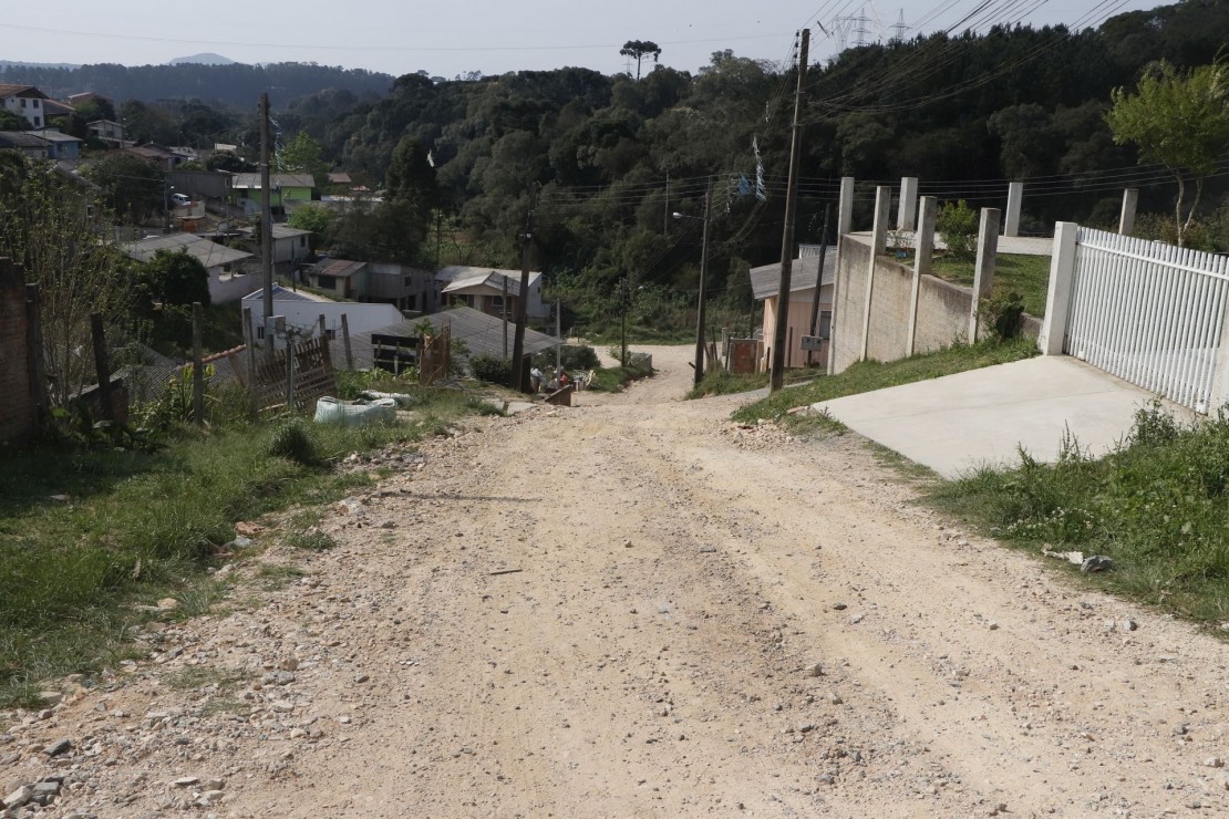 Moradores reclamam da falta de asfalto na Rua da Ordem, em Campo Largo. Foto: Átila Alberti/Tribuna do Paraná