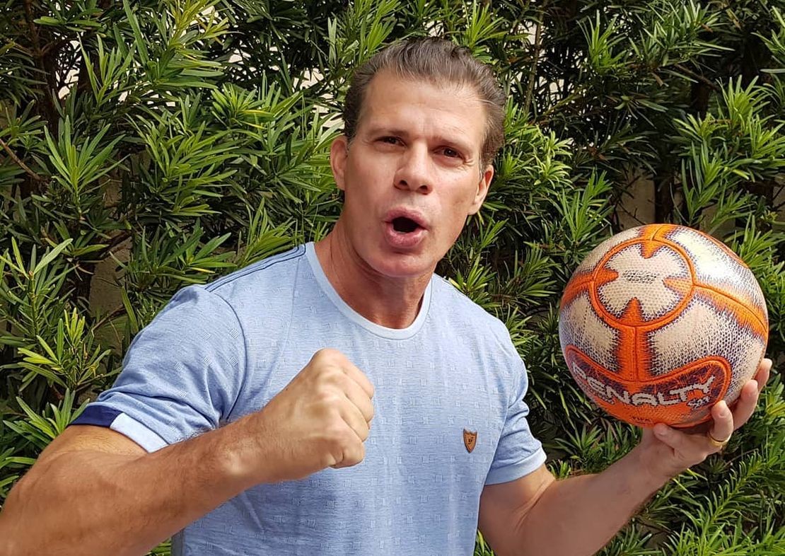 Túlio Maravilha começou empolgado e errou o nome do apresentador: "Com certeza, Bial (Pedro)".