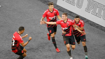 Assista ao vídeo com os melhores lances do Athletico na copa do Brasil. Foto: Hedeson Alves