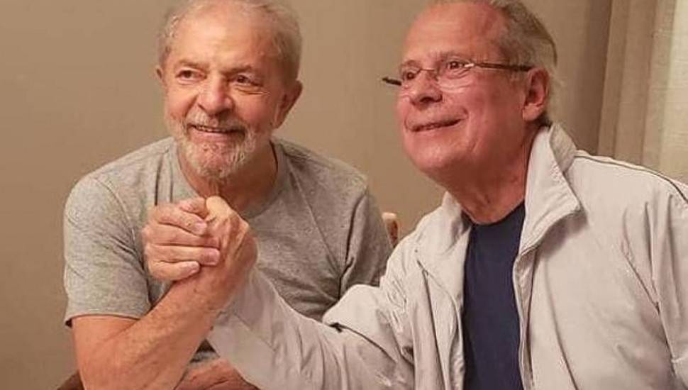 Lula e José Dirceu após serem soltos da prisão por uma decisão do STF envolvendo a prisão em segunda instância.