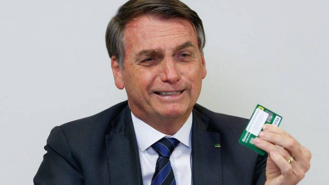 Presidente da República, Jair Bolsonaro durante transmissão de Live para redes sociais. Fotos: Carolina Antunes/PR