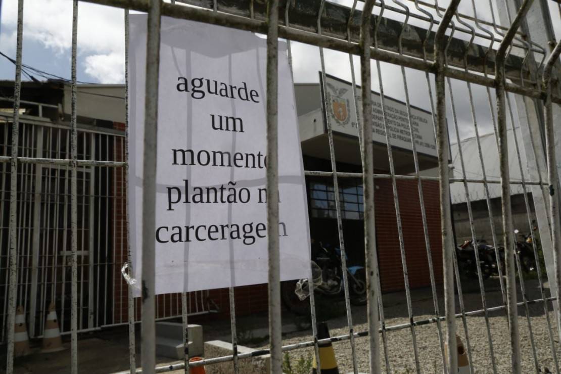 Detentos aproveitaram que policial estava sozinho no plantão para agir. Foto: Átila Alberti/Tribuna do Paraná