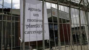 Detentos aproveitaram que policial estava sozinho no plantão para agir. Foto: Átila Alberti/Tribuna do Paraná