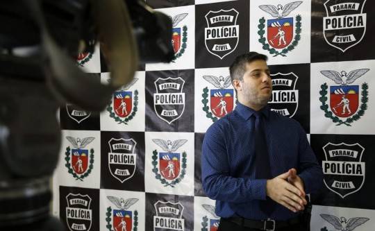 Em 20 dias, o dinheiro e as aplicações das vitimas sumiram, explicou o delegado Guilherme Dias, da Delegacia de Estelionato. Foto: André Rodrigues/Tribuna do Paraná.