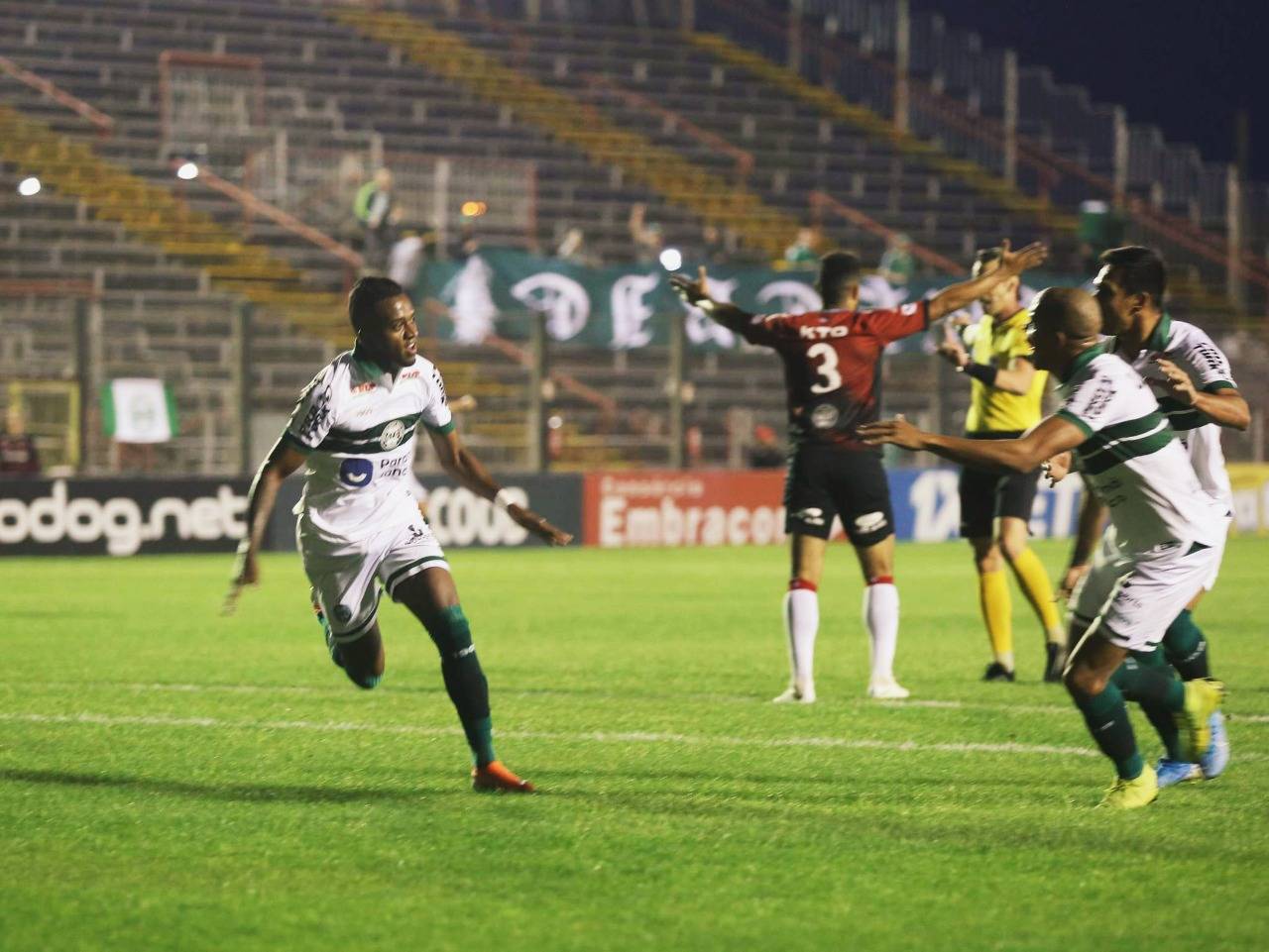 Kelvin comemora primeiro gol pelo Coritiba. Foto: Diego Marinelli/Coritiba Foot Ball Club