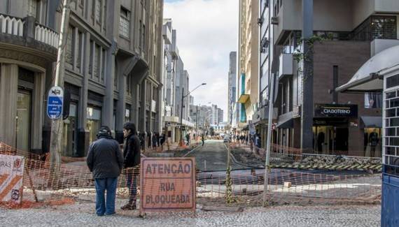 Obra na Voluntários da Pátria vai deixar o trânsito mais complicado na região central de Curitiba. Foto: Divulgação/Prefeitura de Curitiba.