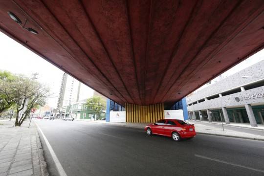 Vistoria da comissão de vereadores vai começar pelo viaduto do Capanema. Foto: Aniele Nascimento / Gazeta do Povo