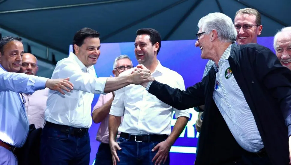 O candidato Sandro Alex (PSD) e o governador Ratinho Junior durante evento de campanha. Foto: Divulgação/PSD