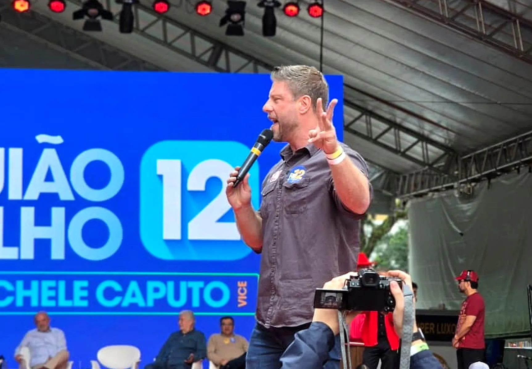 Candidato ao governo do Paraná quer processar emissora por cancelamento de debate