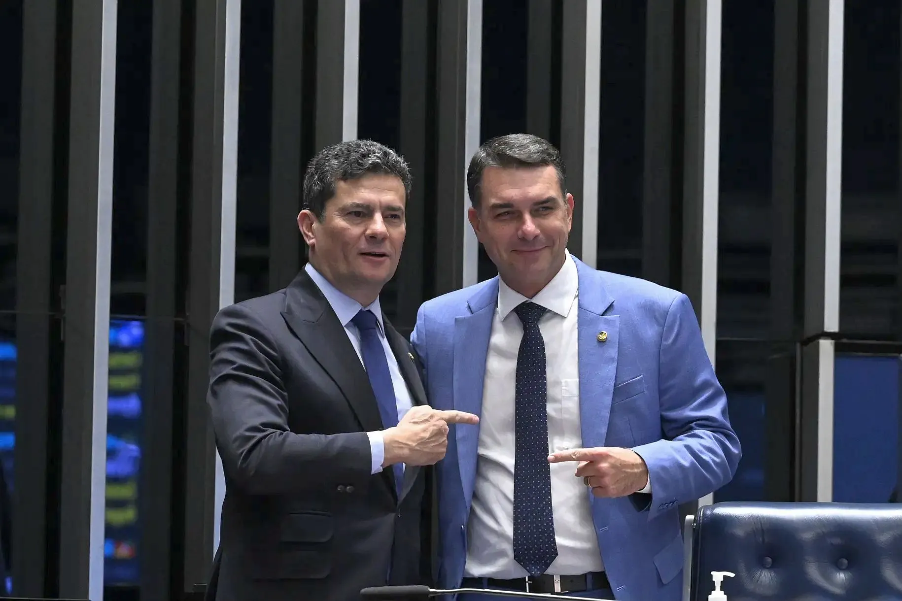 Jantar pró-Flávio em Curitiba terá política local fervilhando