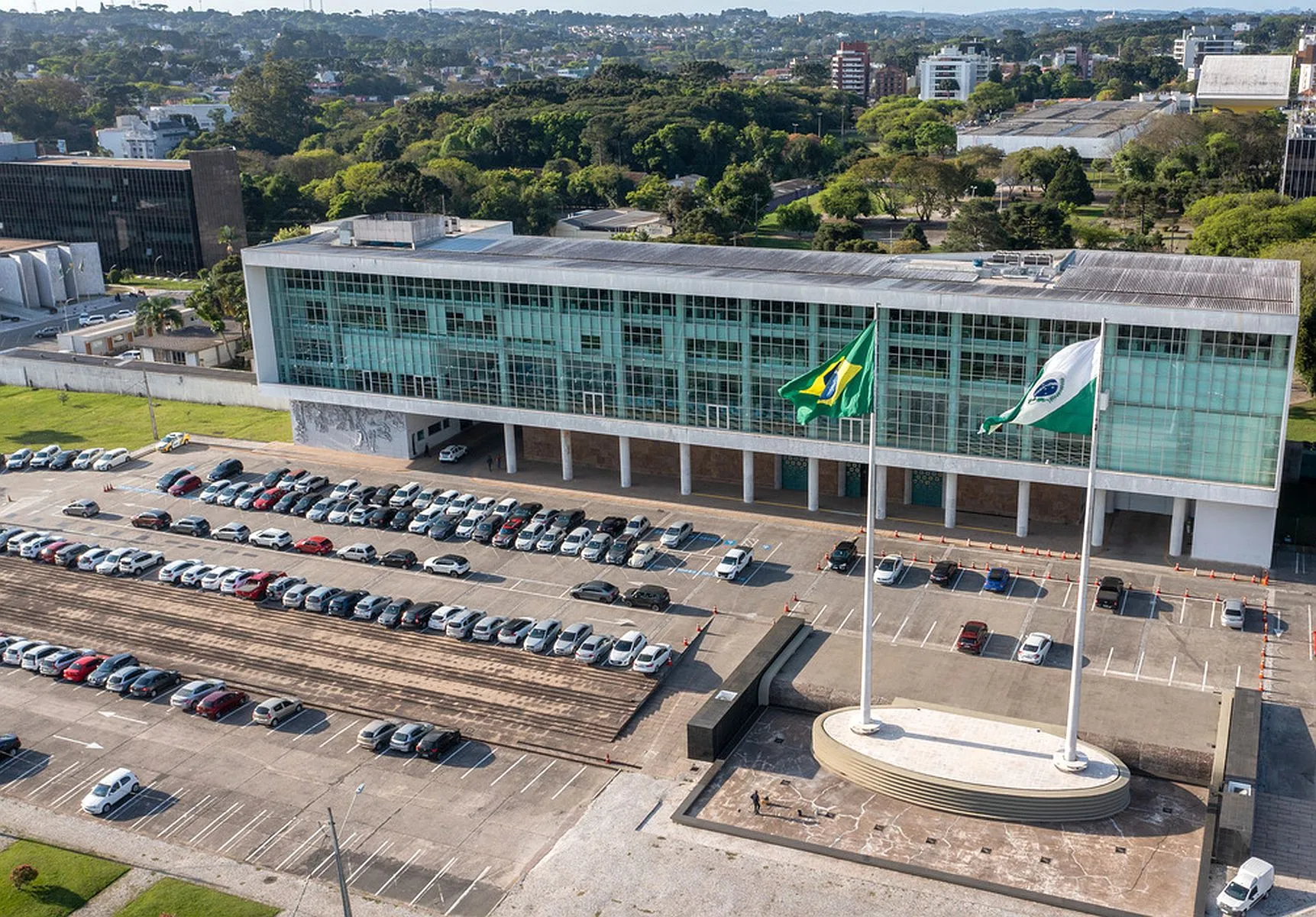 Governo do Paraná trava distribuição de R$ 1,3 bilhão a prefeituras