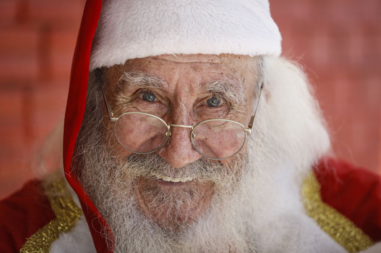 Papai Noel mais velho do Brasil está no Paraná