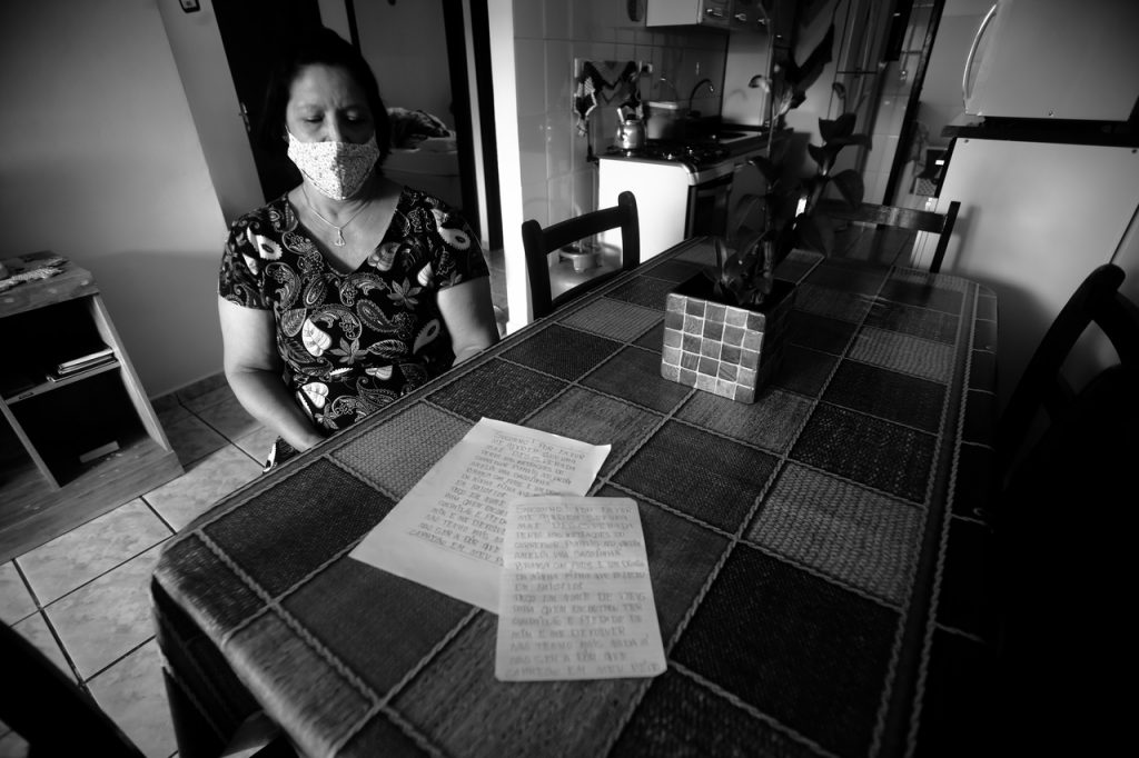 Laura faz apelo por fotos da filha que já morreu