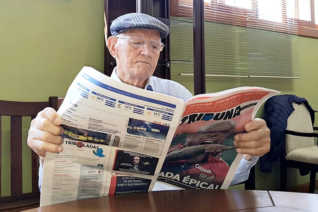 Seu Jeronimo Stoco de Campo Largo completa 106 anos e é leitor assíduo da Tribuna!