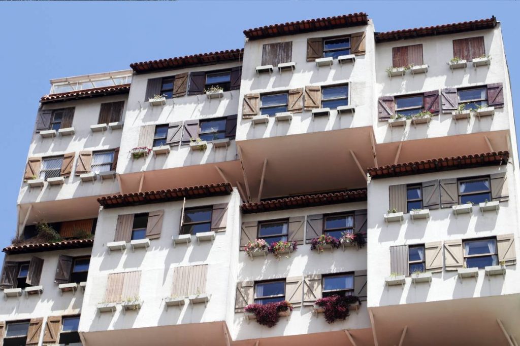 Desenho do edifício Casario, no Juvevê, chama atenção de muita gene.