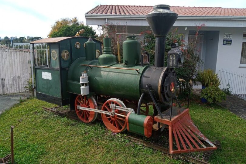 Mariazinha tem 4,5 metros, quase a metade da locomotiva original da Baldwin.