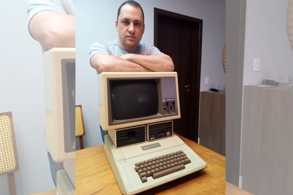 Imagem mostra Cristian, um colecionador da Apple de Curitiba.
