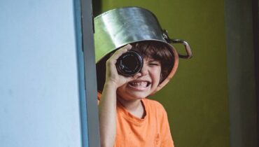 Como explicar para criança de onde ela veio? Darta faz uma boa analogia!