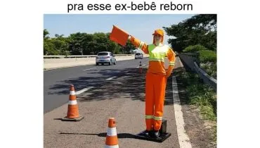 Se não tá fácil pra você, pensa para esse ex-bebê reborn.