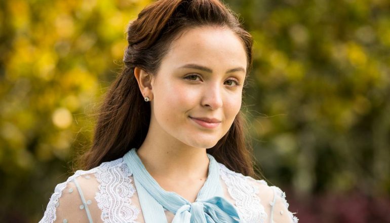 Elisa ( Larissa Manoela ) em Além da Ilusão