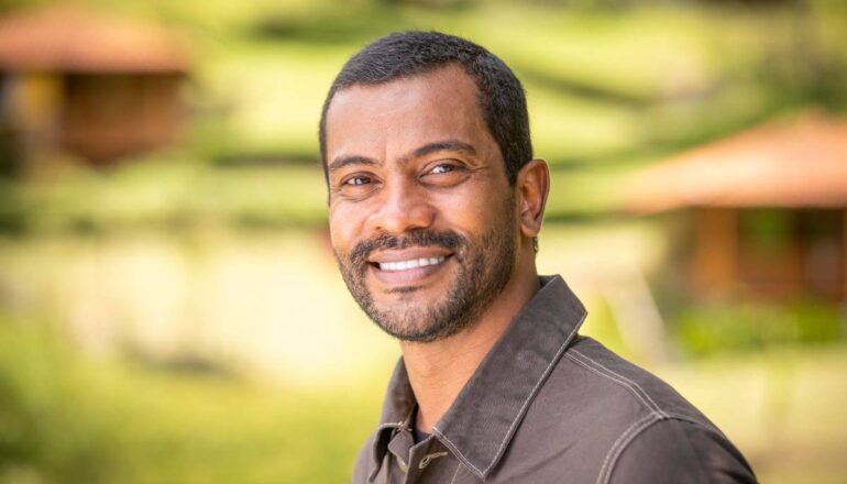 SAMUEL DE ASSIS como BEN em Vai na Fé