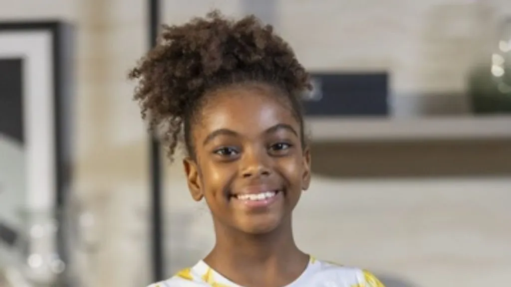 Sarita (Luara Telles) em Vale Tudo.