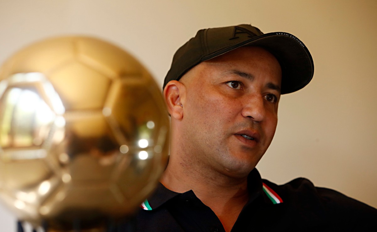 alexmineirocampeaobrasileiro2001 Augusto Mafuz Tribuna PR