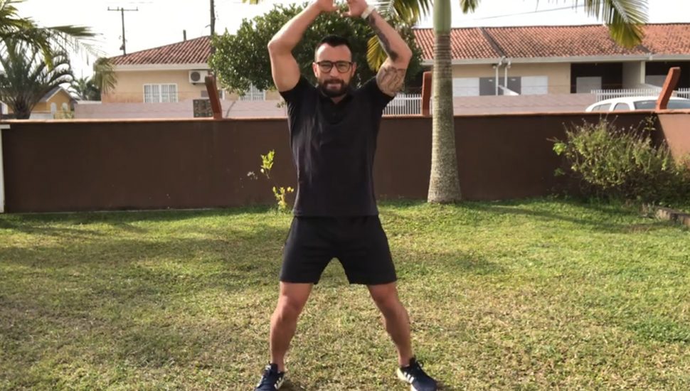 saiba como fazer polichinelo de forma correta