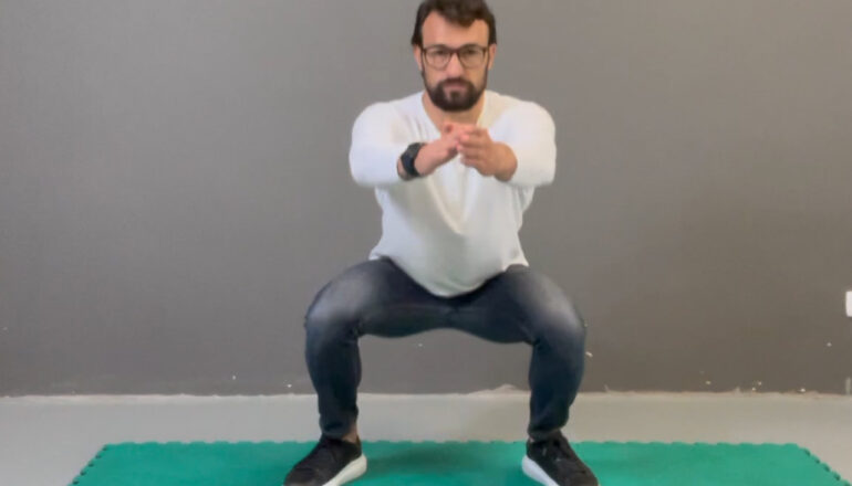 exercicio para ajudar quem tem problema de circulacao agachamento