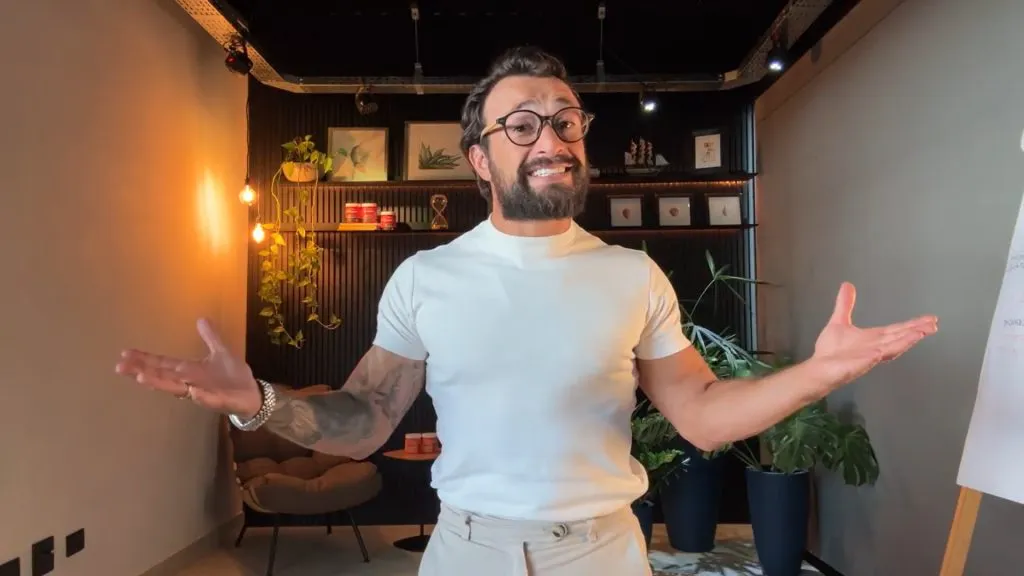 Personal Trainer Zanon Macedo explica como desinchar a barriga rápido.