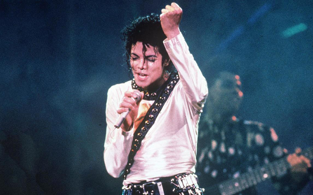 Michael jackson live. Bad World Tour Michael Jackson. Michael Jackson Yokohama 1987. Michael Jackson Bad Tour Wembley.