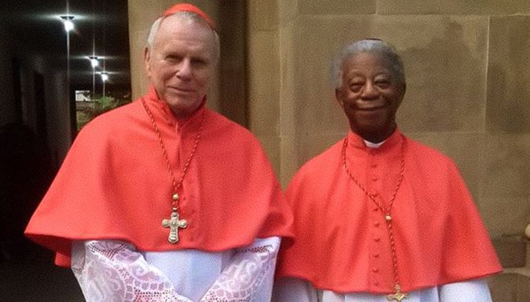 jonas block e milton gonçalves no filme hermanoteu na terra de godah