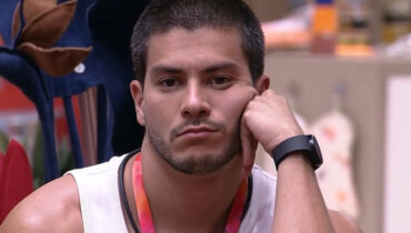 arthur aguiar deixa tv globo e nao tera documentario no globoplay