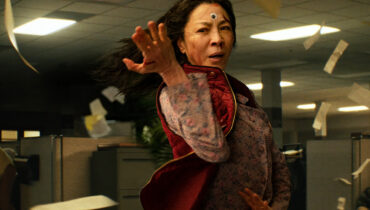 tudo em todo lugar ao mesmo tempo retorna aos cinemas