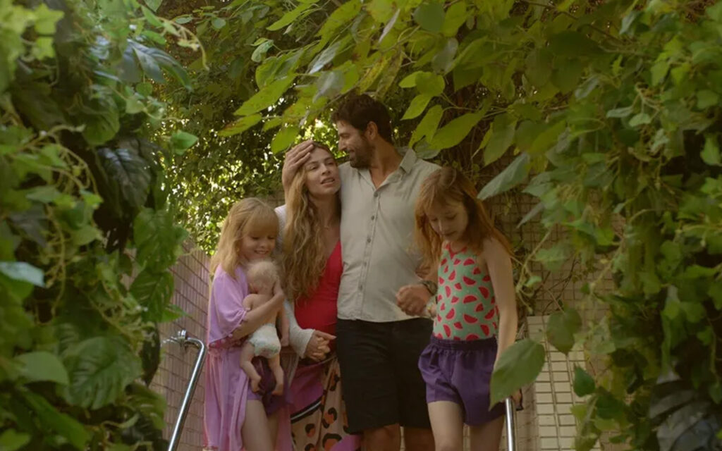 uma familia feliz filme gravado em curitiba no festival de gramado 2023