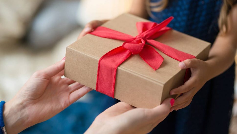 Dia dos Namorados: Veja 10 sugestões de presentes para comprar com até R$ 50
