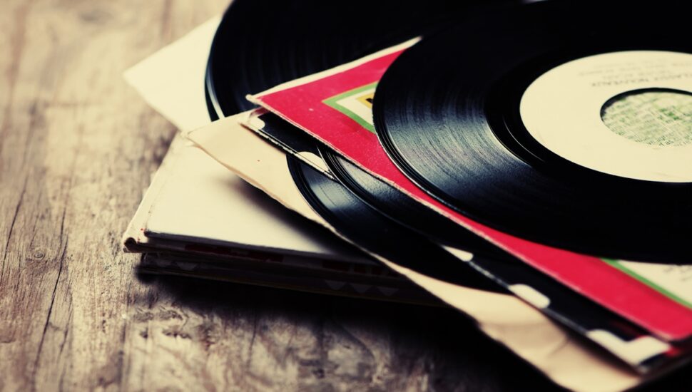 Shopping de Curitiba promove Feira de Vinil com acervo de mais de cinco mil discos neste final de semana