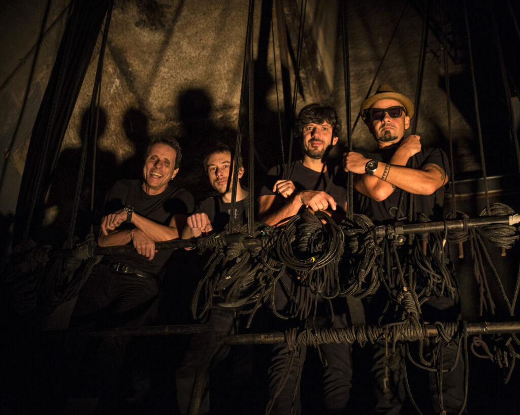 Titãs se apresenta em Curitiba na próxima semana com turnê "Trio Acústico" com ingressos a partir de R$ 60