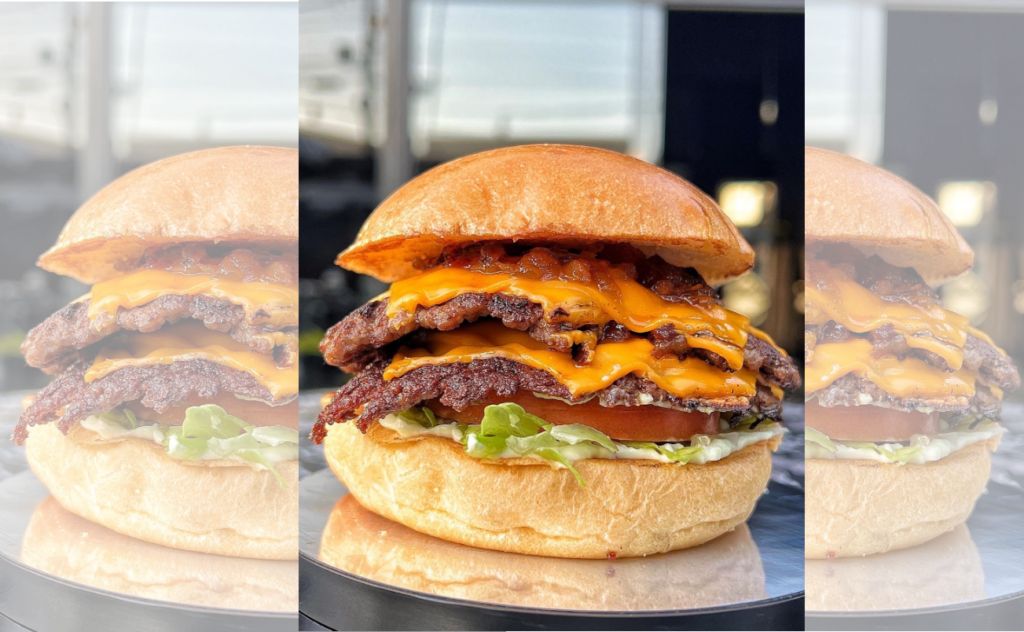 Pai acompanhado do filho ganha chopp de graça na Pimp Burger na véspera de Dia dos Pais