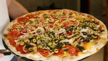 Rodízio de pizza na janta? Pizzaria Chocolate com Banana é o novo parceiro da Confraria041