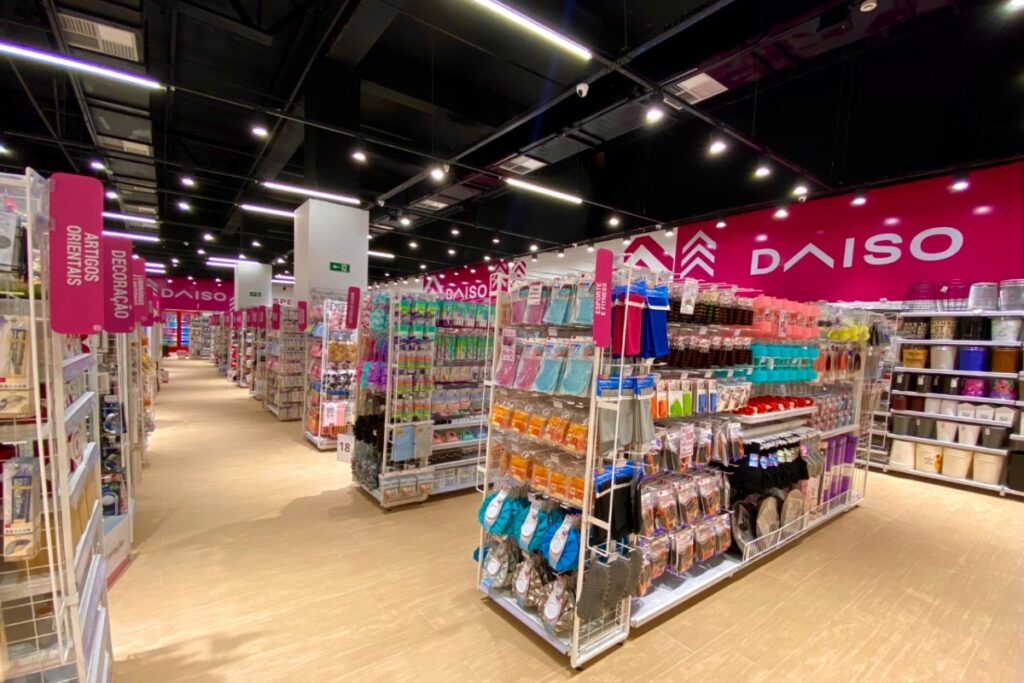 Daiso Japan inaugura sua maior loja em shopping de Curitiba nesta quarta-feira (17)
