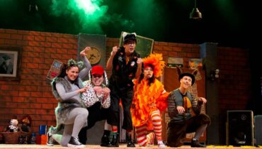 Peça teatral Rádio Saltimbancos, no Teatro Guaíra