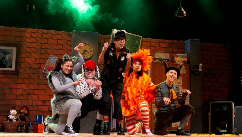 Peça teatral Rádio Saltimbancos, no Teatro Guaíra