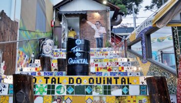 Samba no pé e bolinho de feijoada; conheça O Tal do Quintal