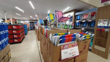 Daju faz "descontão" em cadeira de praia neste fim de semana; tem sorteio de R$ 20 mil