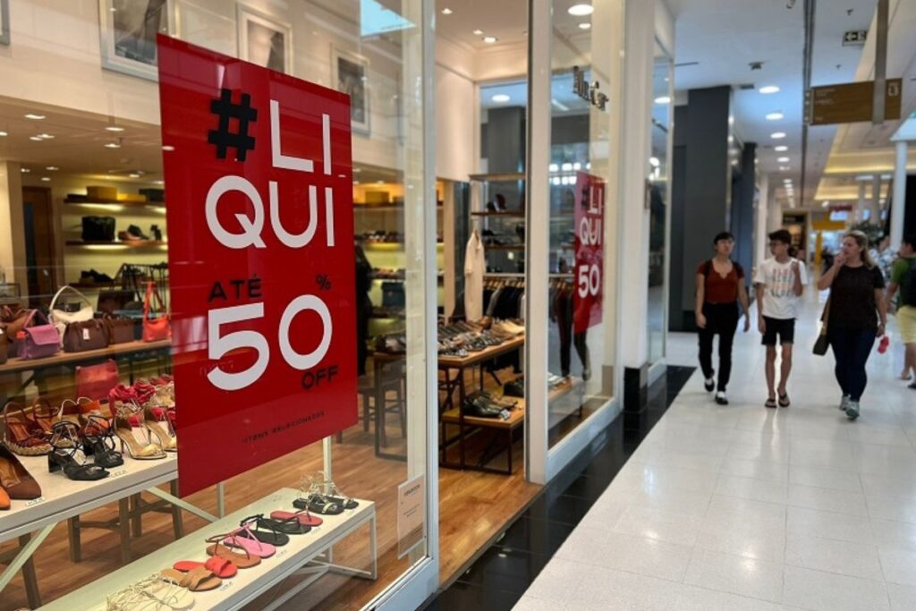 Lojas do Shopping Curitiba oferecem descontos de até 50%