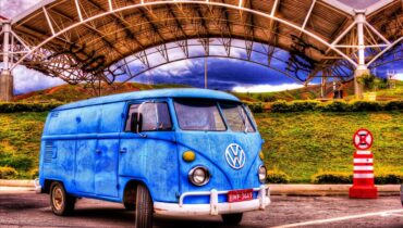 No Dia Mundial da Kombi, Atacadista de Curitiba recebe exposição de clássicos