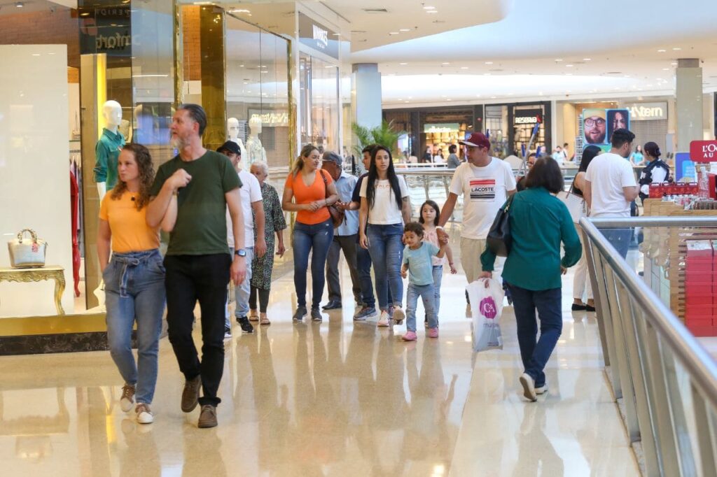 Shopping de Curitiba promove "Semana do Shopping Lover" para comemorar o Dia do Consumidor