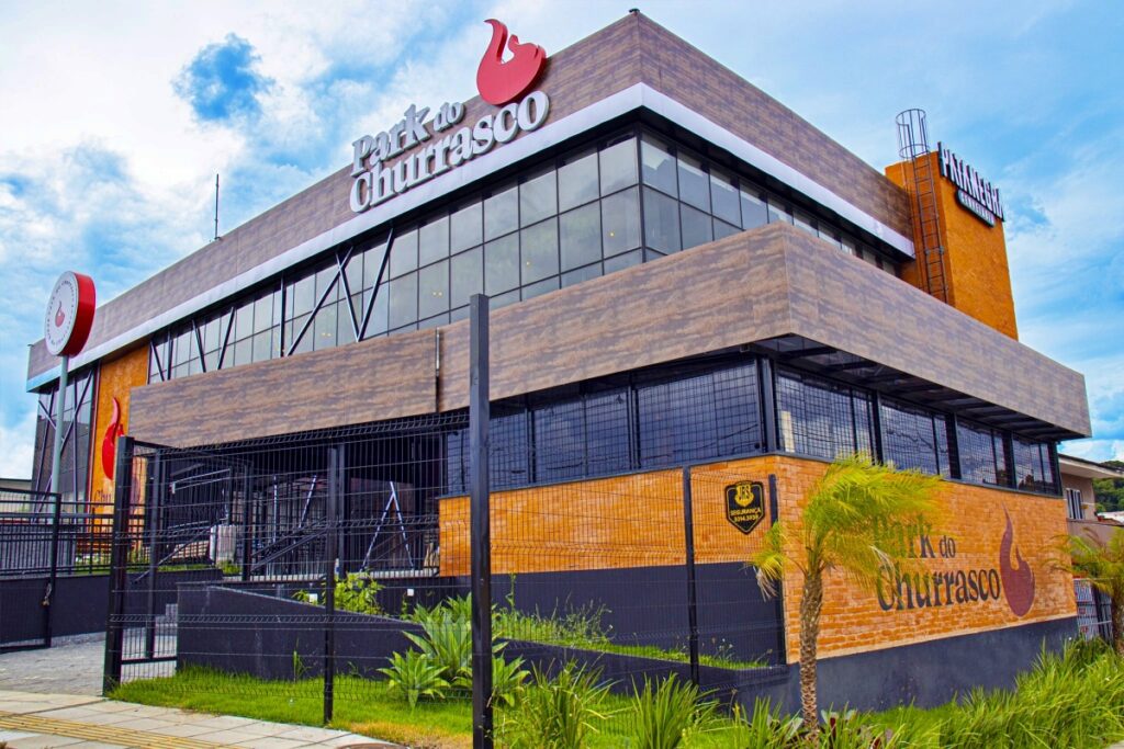 Curitiba ganha Park do Churrasco com bar, sinuca e playground