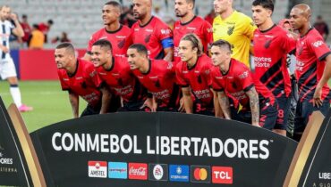 Bar promete chope grátis a cada gol do Athletico contra o Bolívar